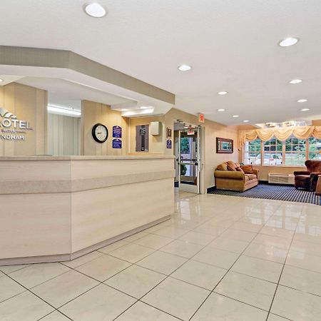 Microtel Inn & Suites By Wyndham Florence/Cincinnati Airpo Bagian luar foto