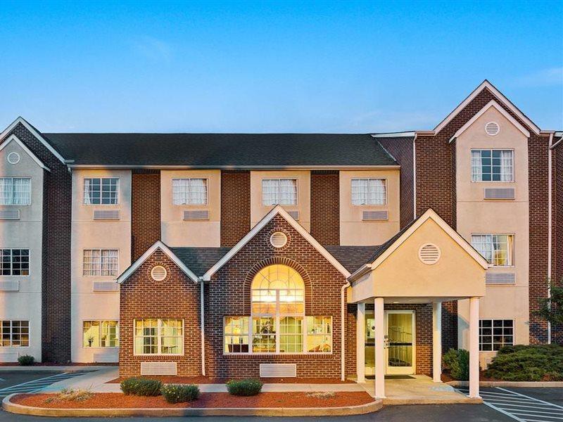 Microtel Inn & Suites By Wyndham Florence/Cincinnati Airpo Bagian luar foto