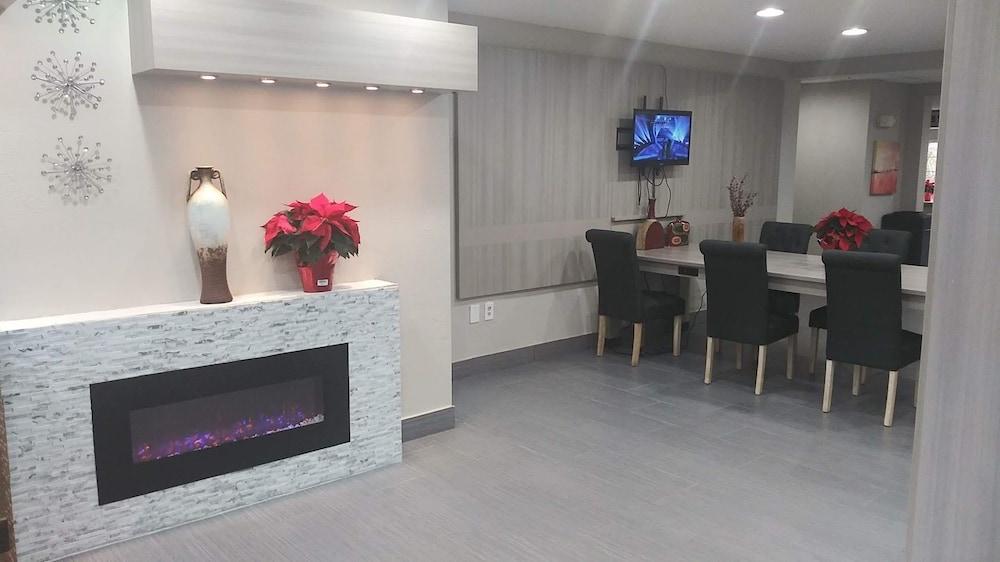 Microtel Inn & Suites By Wyndham Florence/Cincinnati Airpo Bagian luar foto