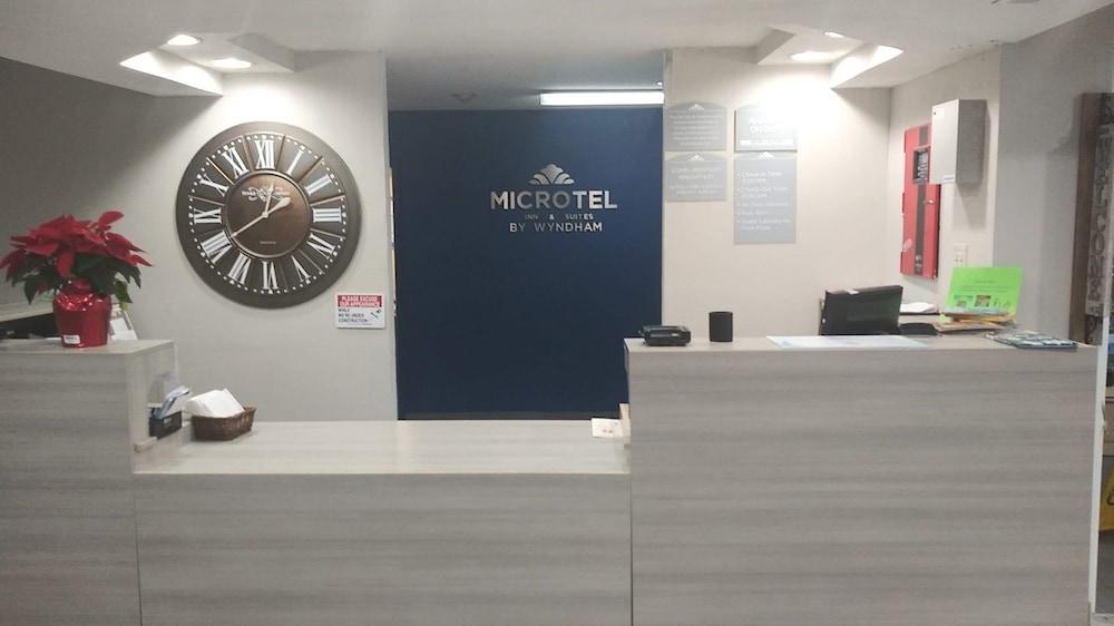 Microtel Inn & Suites By Wyndham Florence/Cincinnati Airpo Bagian luar foto
