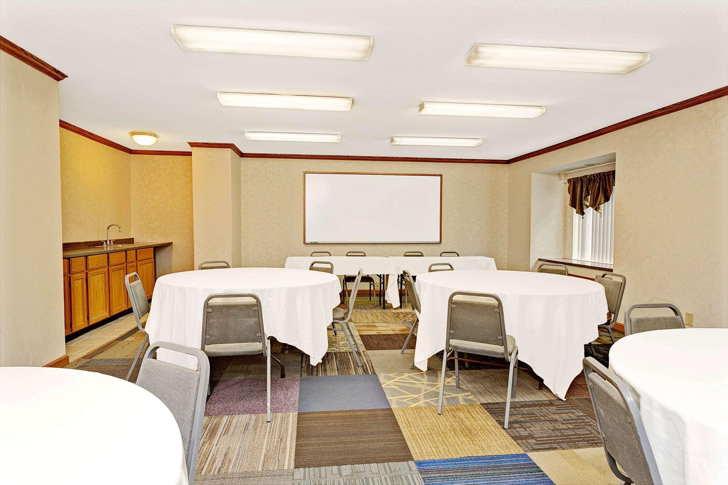 Microtel Inn & Suites By Wyndham Florence/Cincinnati Airpo Bagian luar foto
