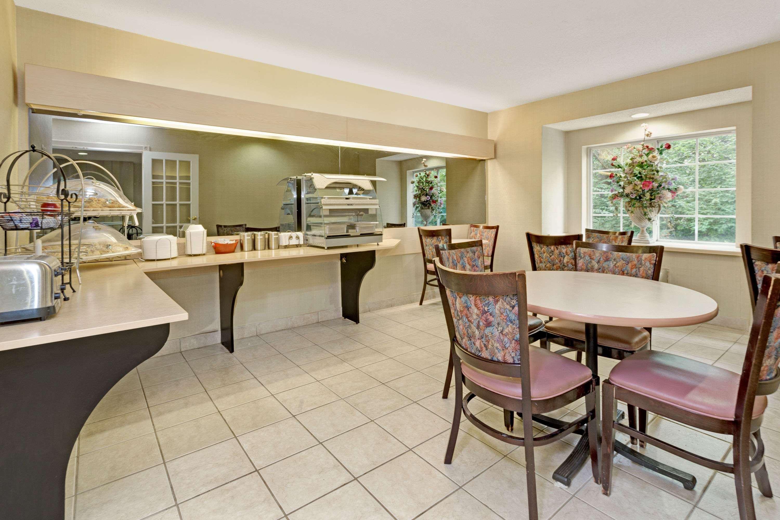 Microtel Inn & Suites By Wyndham Florence/Cincinnati Airpo Bagian luar foto