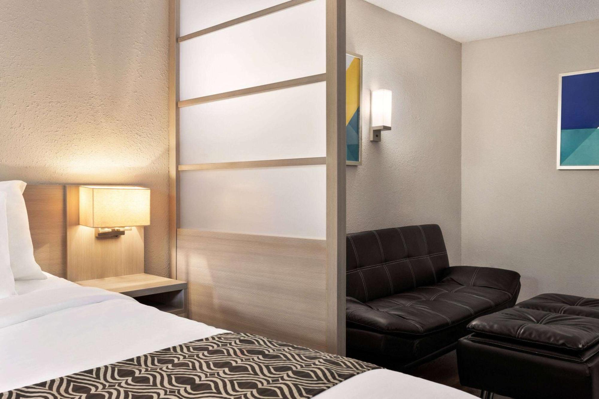 Microtel Inn & Suites By Wyndham Florence/Cincinnati Airpo Bagian luar foto