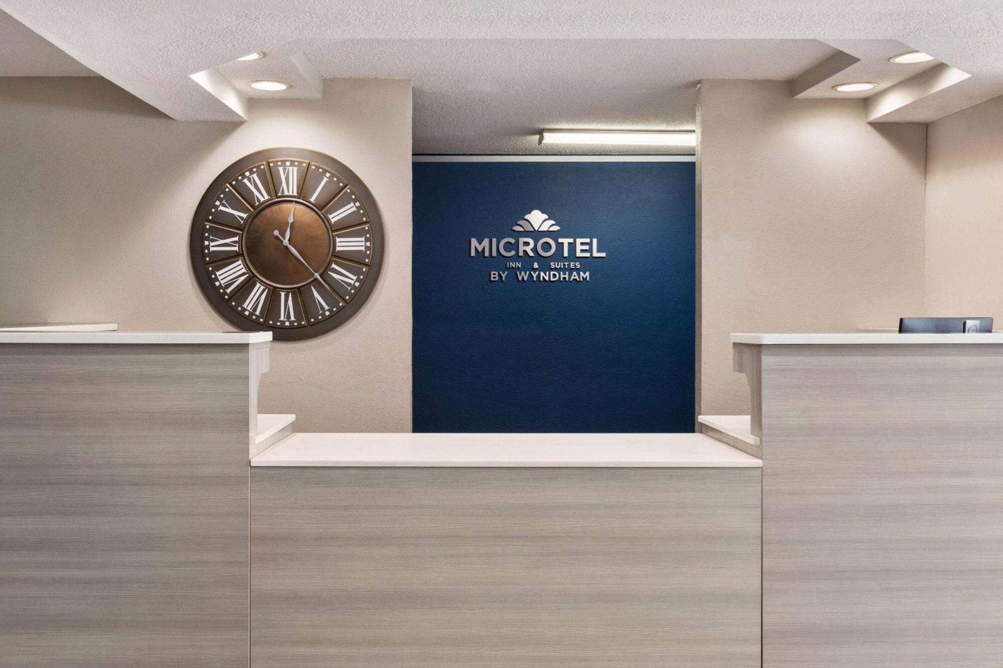 Microtel Inn & Suites By Wyndham Florence/Cincinnati Airpo Bagian luar foto