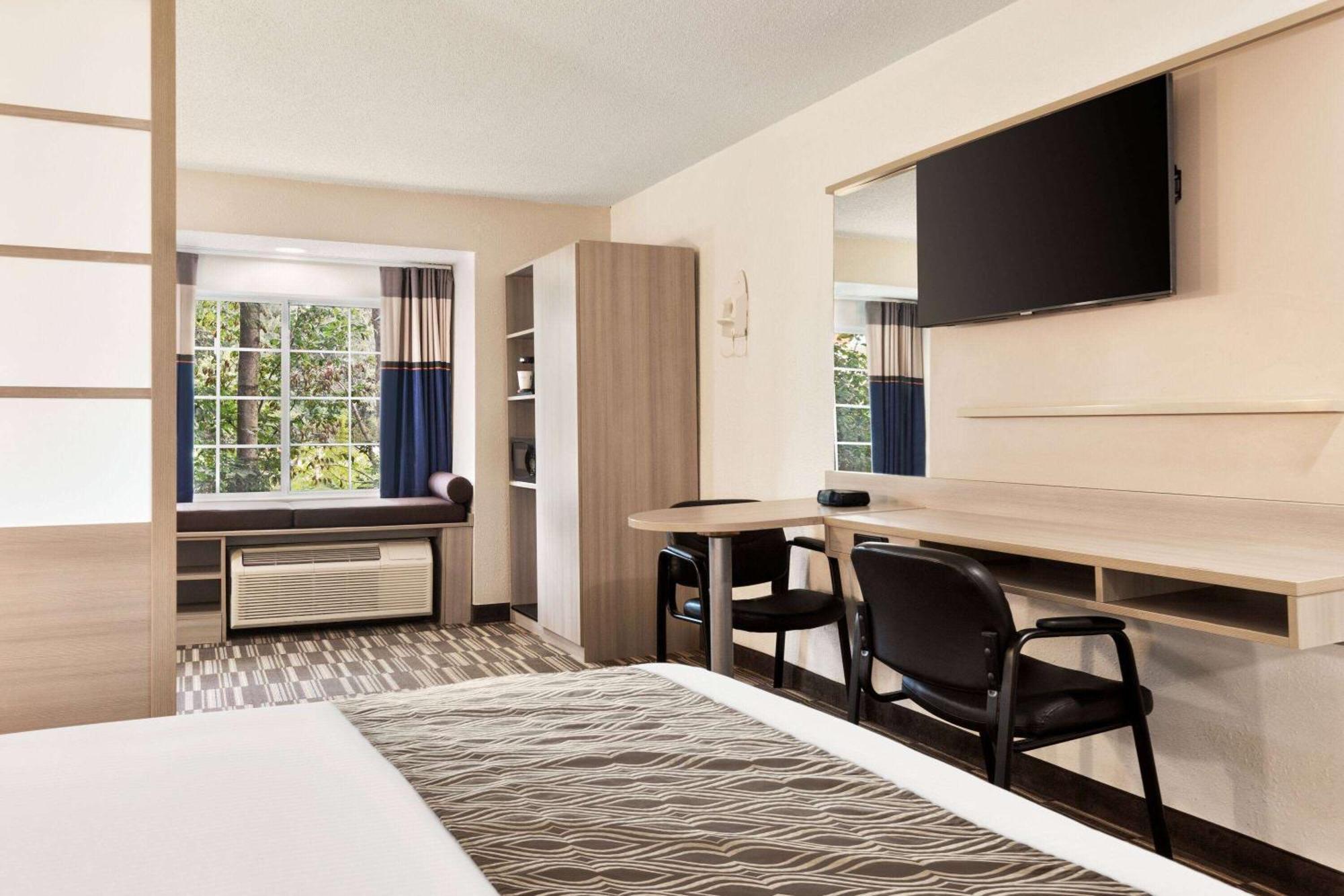 Microtel Inn & Suites By Wyndham Florence/Cincinnati Airpo Bagian luar foto
