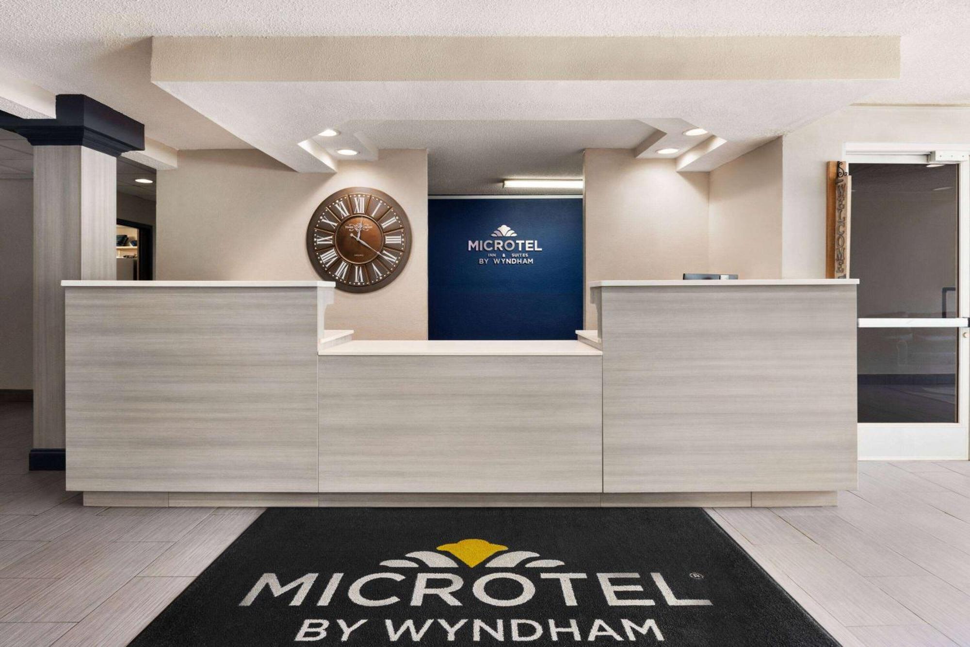 Microtel Inn & Suites By Wyndham Florence/Cincinnati Airpo Bagian luar foto