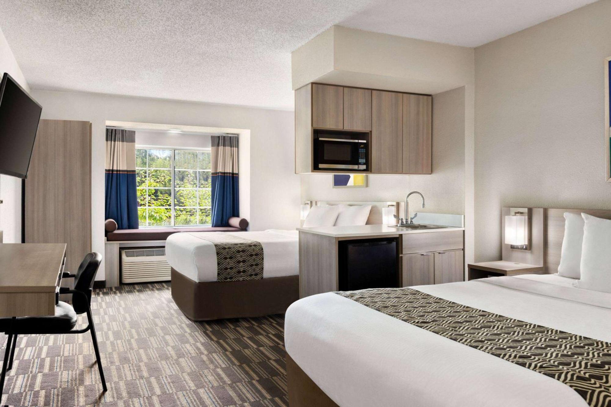 Microtel Inn & Suites By Wyndham Florence/Cincinnati Airpo Bagian luar foto